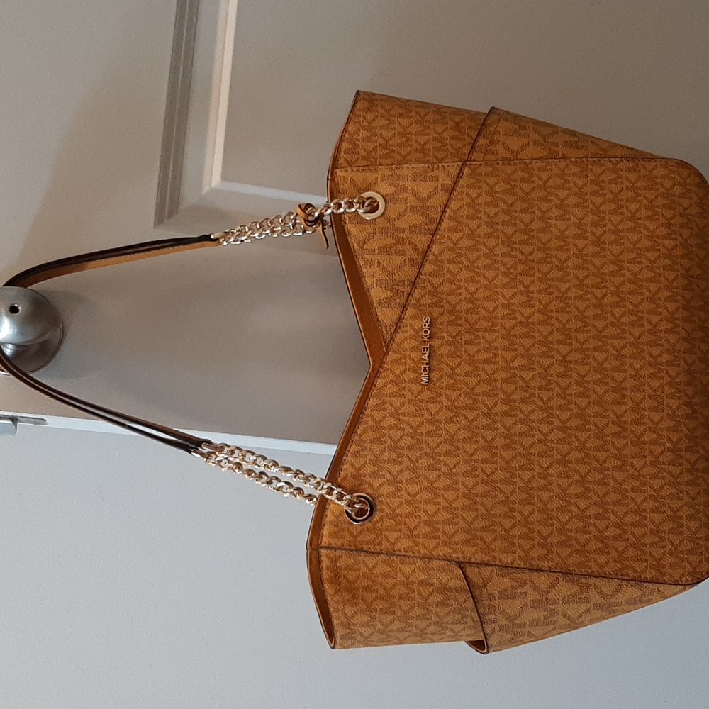 Michael kors mustard color handbag
